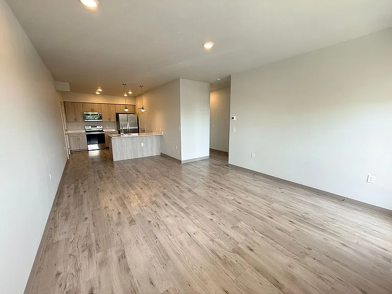 Nathan Apartments — Photo 17