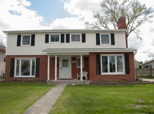 239 N Country Club Dr, Addison, IL 60101