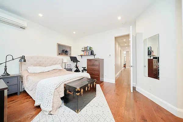 Rented by Compass | media 13