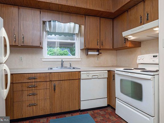 5th image of 4636 Bailey Dr