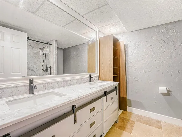6851 Roswell Rd #M13 — Photo 23