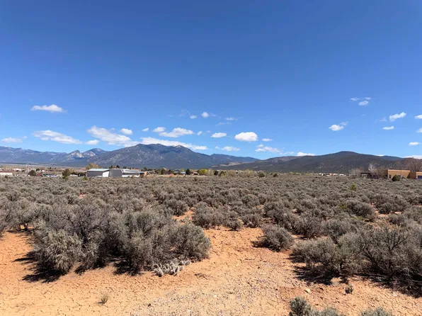 1316 Merchant Rd, Taos, NM 87571