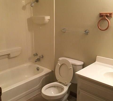 3rd image of 77 Eden Ave