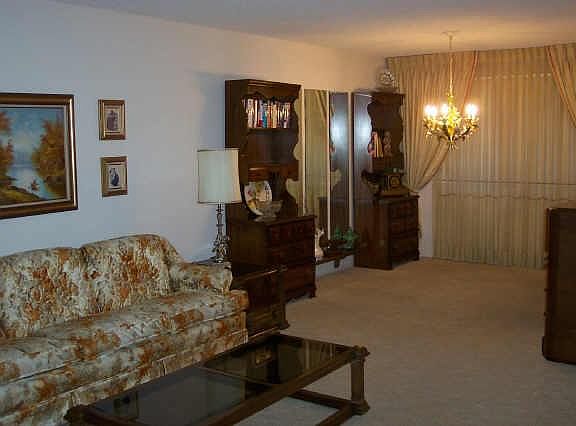 3rd image of 985 Leisure World x --