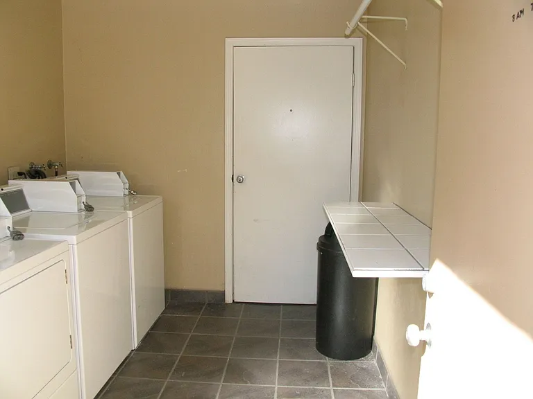 1675 Chapel Dr — Photo 16