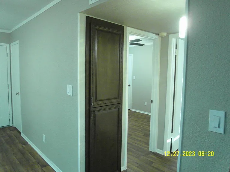 905 W Saint John Rd — Photo 10