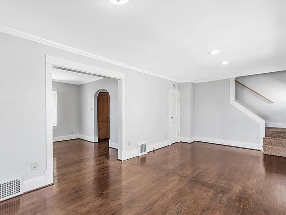 5th image of 1242 E Mishawaka Ave