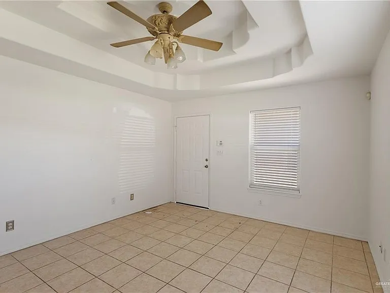 705 W Bronze Dr #1 — Photo 2