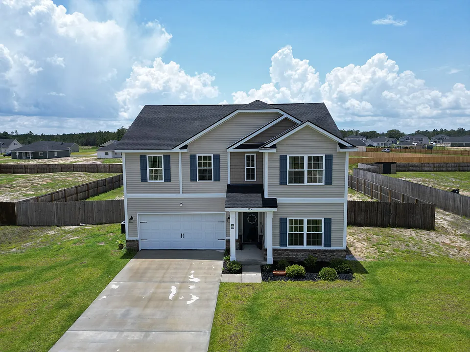 195 Deerfield Dr NE