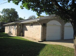 113 Pennsylvania Ave, Machesney Park, IL 61111