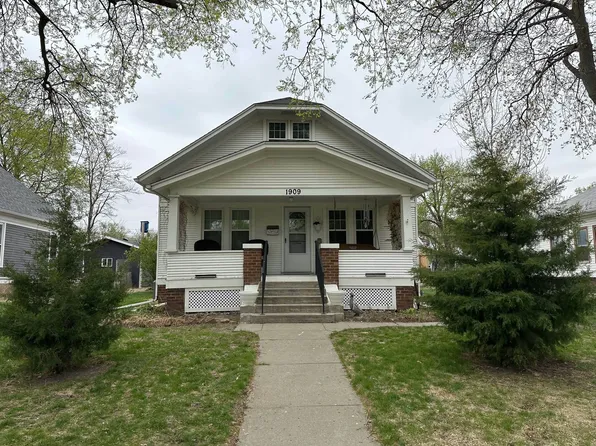 1909 10th St, Columbus, NE 68601