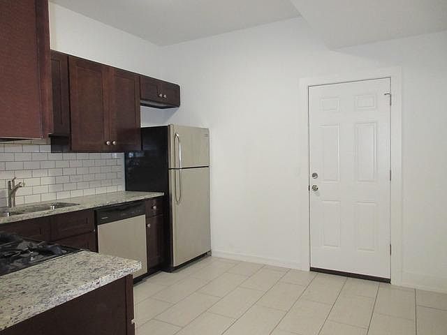 1st image of 1056 N Ashland Ave