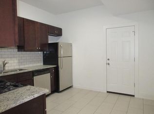 1056 N Ashland Ave, Chicago, IL 60622