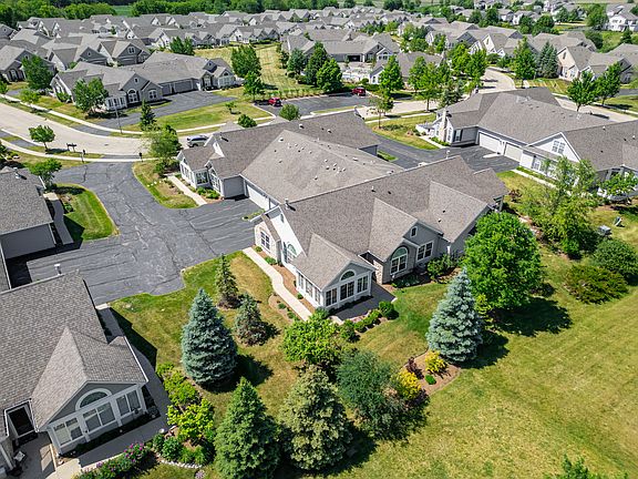 3rd image of 638 Handel Ln