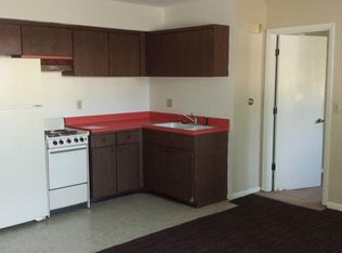945 Oakcrest St, Iowa City, IA 52246