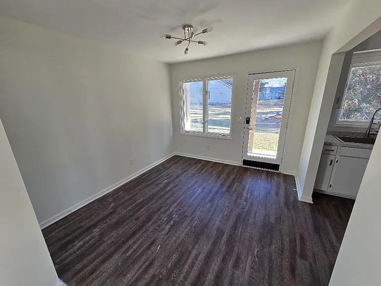 4 Woodrum Pl — Photo 4