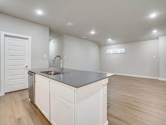 5th image of 2505 Clearspring Dr