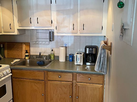 3rd image of 65 Chester St APT B