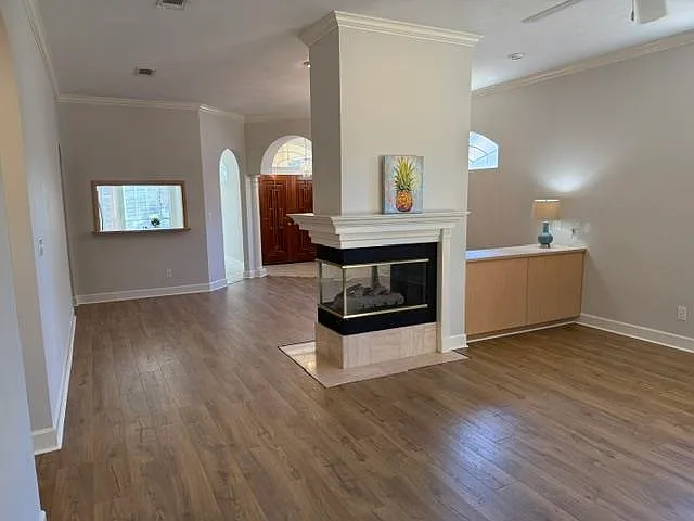 202 Baxter Ct — Photo 2