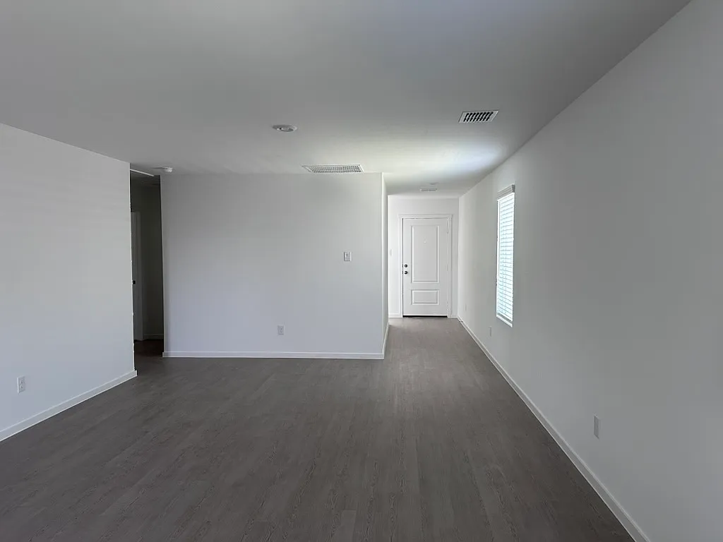 3 bed, 1461 sqft, $1,725 — Photo 4