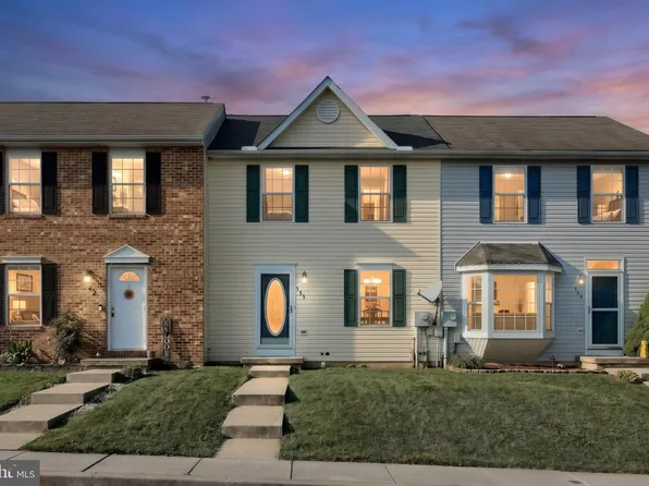 135 Apple Grove Ln, Littlestown, PA 17340