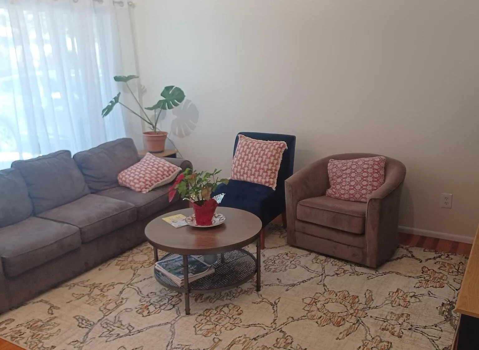 3 bed, 1.5 bath, 1345 sqft, $2,950 — Photo 4