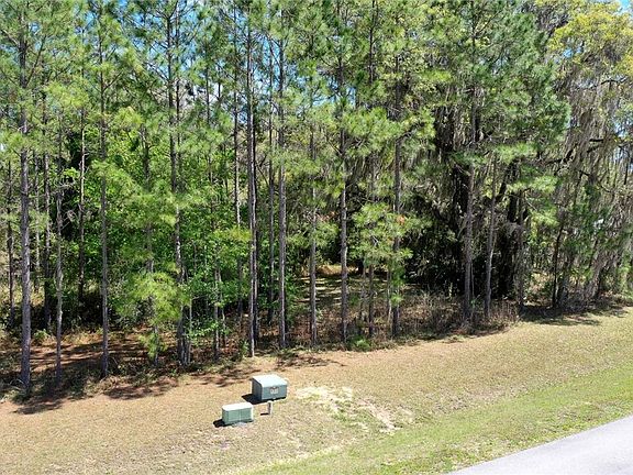 2nd image of 3315 N Canterbury Lake Dr