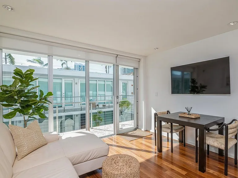 1601 West Ave #208 — Photo 16