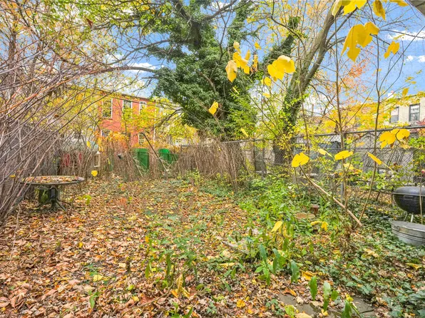 695 Quincy Street image 12 of 20