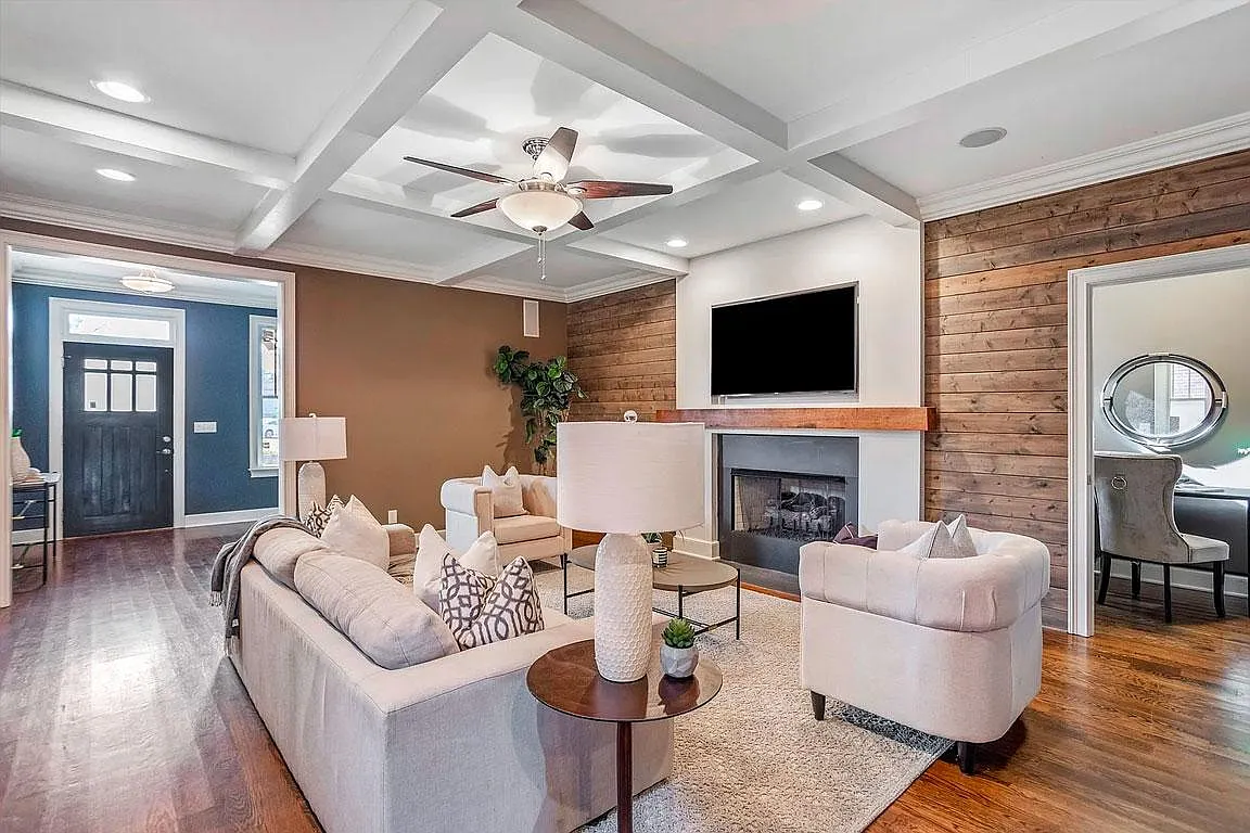 3 bed, 2240 sqft, $5,500 — Photo 4