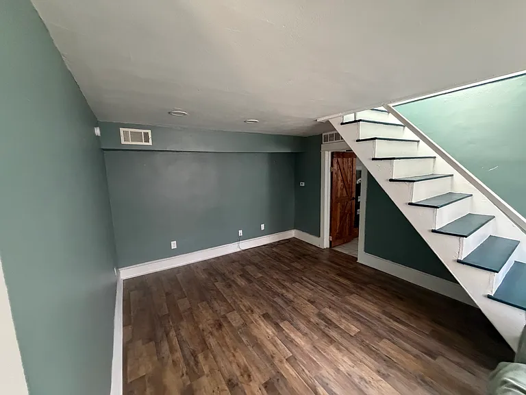 401 Sherman St #2 — Photo 2