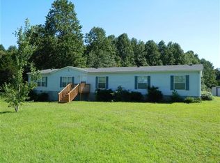469 Buck Graves Rd, Westmoreland, TN 37186