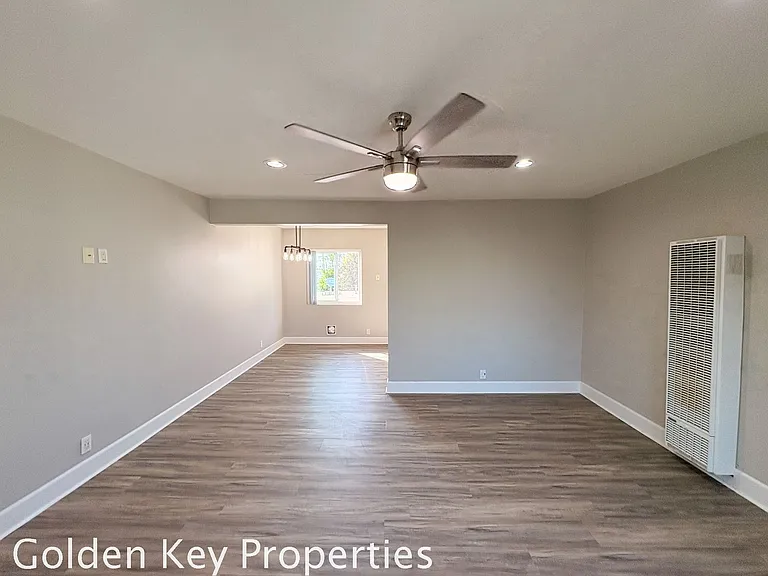 225 S Ditmar St #J — Photo 8