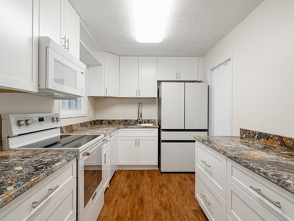 4th image of 330 Winding River Dr Unit C