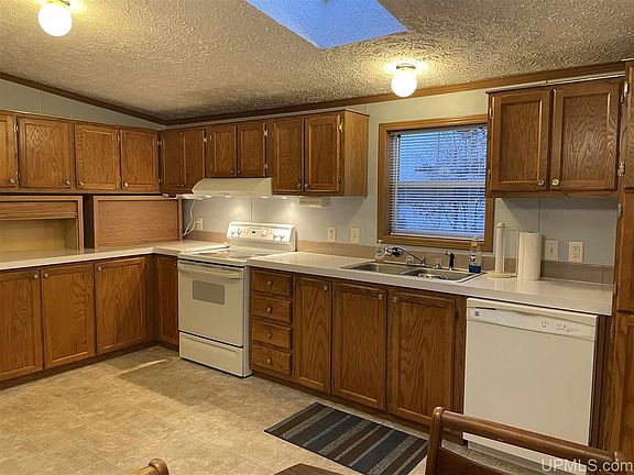 3rd image of 111 Kenneally Blvd #111