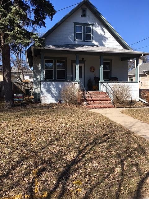 1124 3rd St N with trees