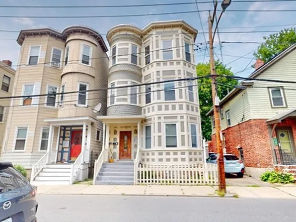 22 Boynton St #R3, Jamaica Plain, MA 02130