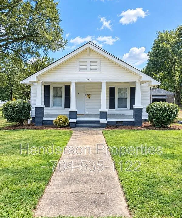1011 Lowder St