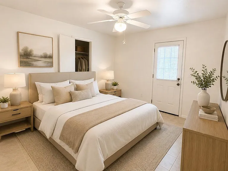 9011 Tavenor Ln — Photo 8