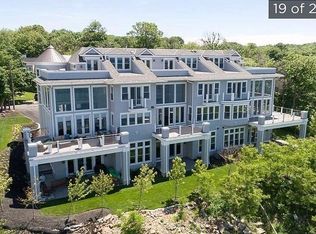 589 Jerusalem Rd APT 1, Cohasset, MA 02025