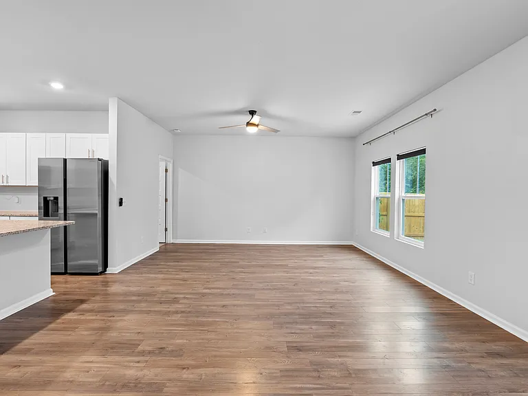 301 Firewheel Ct — Photo 7