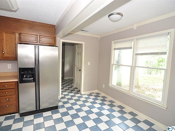 3rd image of 16003 Deaton Dr SE