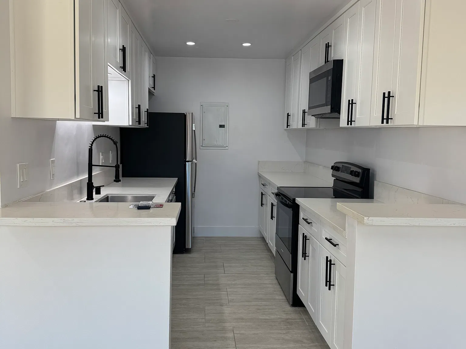 14359 Addison Avenue — Photo 4