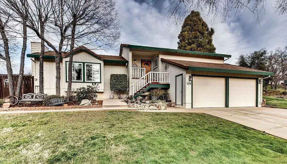 3 bed, 2.5 bath, 1771 sqft, $2,500 — Photo 2