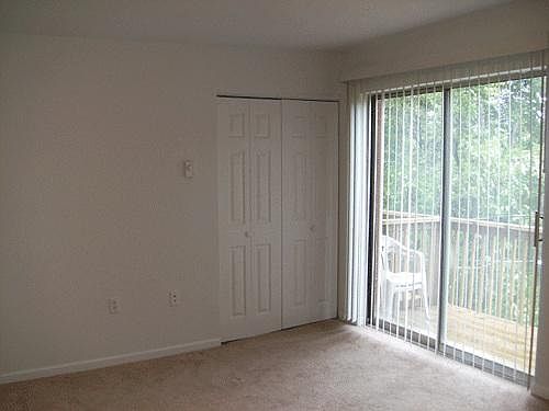 2nd image of 2207 Oakwood Dr