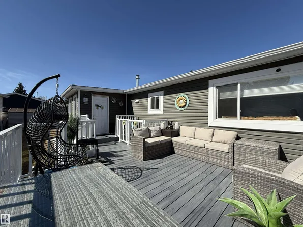 50 Willow Park Est, Leduc, AB T9E 5R3