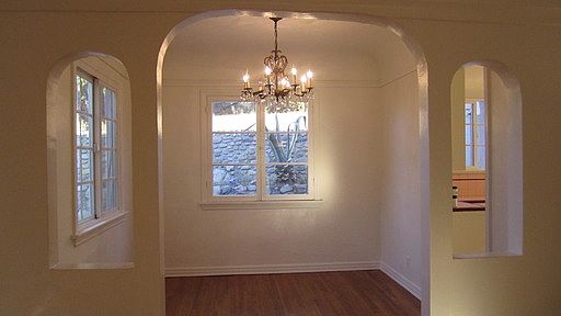 3rd image of 5329 Hillmont Ave