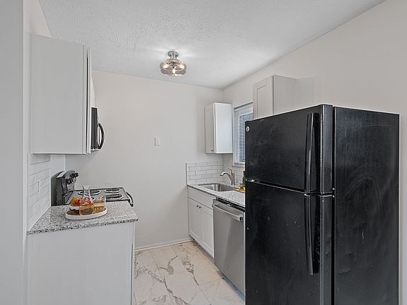 5th image of 2638 Stanton Ave APT 1