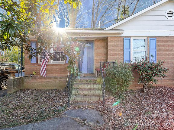 3rd image of 835 Ranch Rd