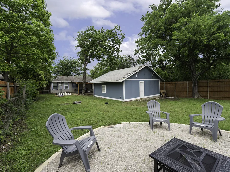 Circle Dr — Photo 68